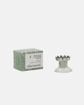Magnetic soap dish