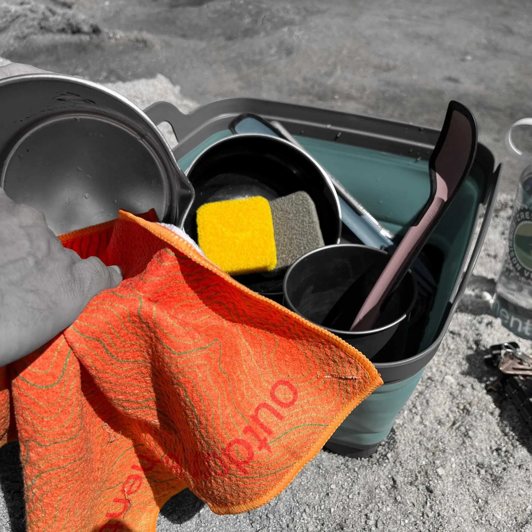 Outdoor Element Camp Kitchen Cleaning Set